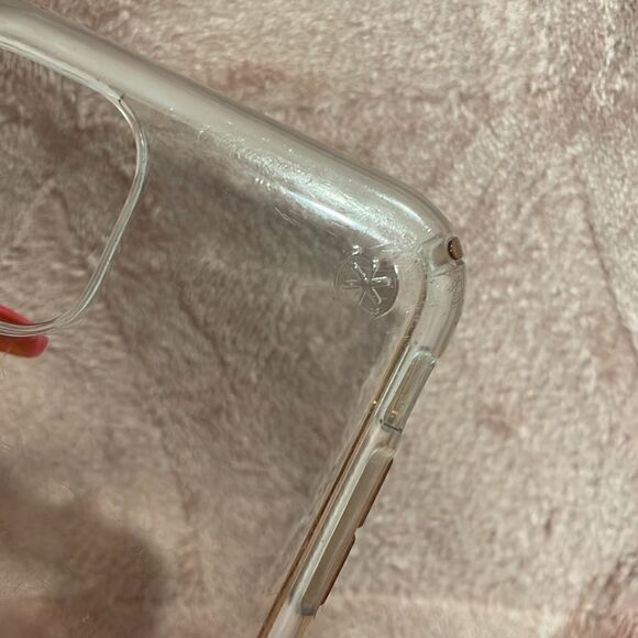 SPECK clear with gold accents iPhone case - Picture 7 of 11